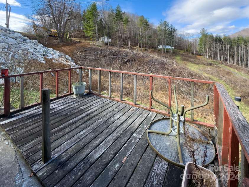 3059 NC 261 Highway, Spruce Pine, NC 28777.  MLS# CAR4203469, YatesRealty ID 4609. 