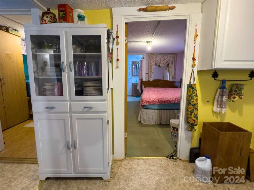 3059 NC 261 Highway, Spruce Pine, NC 28777.  MLS# CAR4203469, YatesRealty ID 4609. 