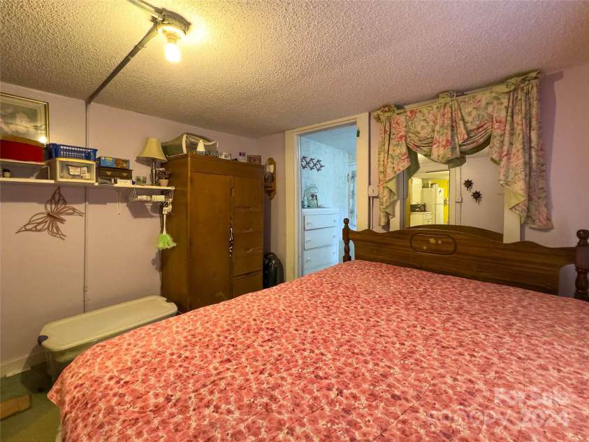 3059 NC 261 Highway, Spruce Pine, NC 28777.  MLS# CAR4203469, YatesRealty ID 4609. 