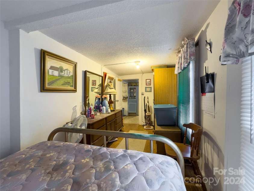 3059 NC 261 Highway, Spruce Pine, NC 28777.  MLS# CAR4203469, YatesRealty ID 4609. 