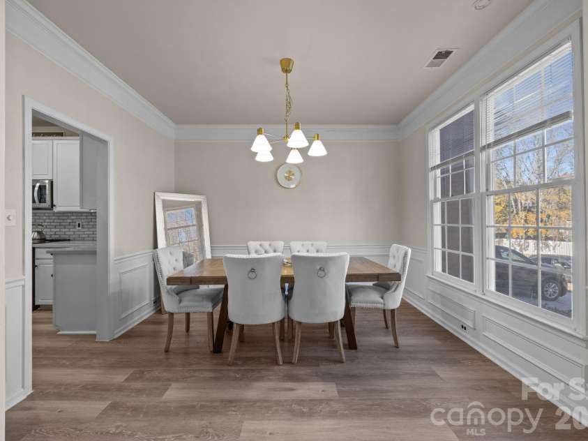 7708 Harrington Woods Road, Charlotte, NC 28269.  MLS# CAR4318940, YatesRealty ID 46091. 