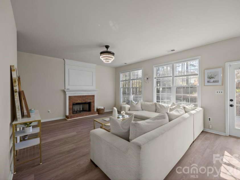 7708 Harrington Woods Road, Charlotte, NC 28269.  MLS# CAR4318940, YatesRealty ID 46091. 