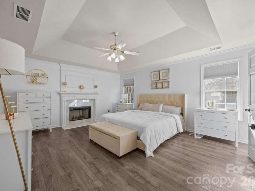 7708 Harrington Woods Road, Charlotte, NC 28269.  MLS# CAR4318940, YatesRealty ID 46091. 