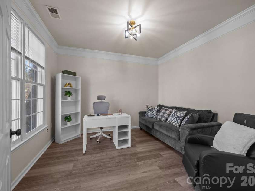 7708 Harrington Woods Road, Charlotte, NC 28269.  MLS# CAR4318940, YatesRealty ID 46091. 