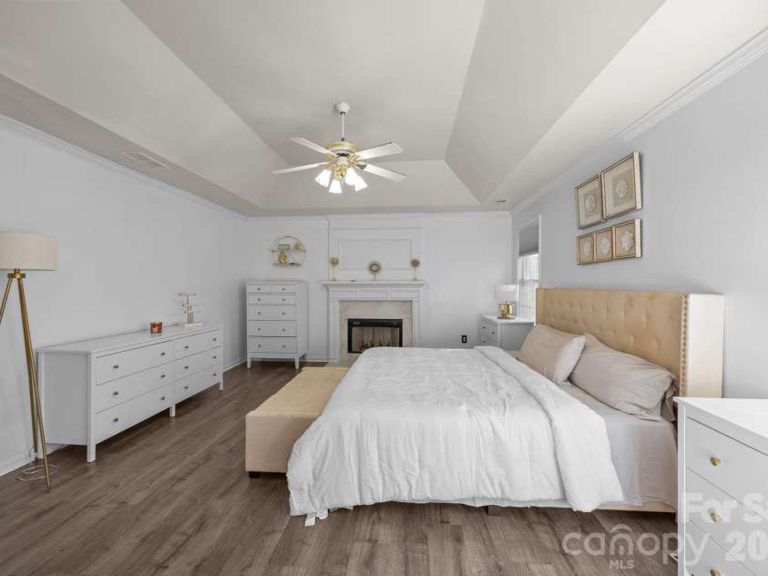 7708 Harrington Woods Road, Charlotte, NC 28269.  MLS# CAR4318940, YatesRealty ID 46091. 