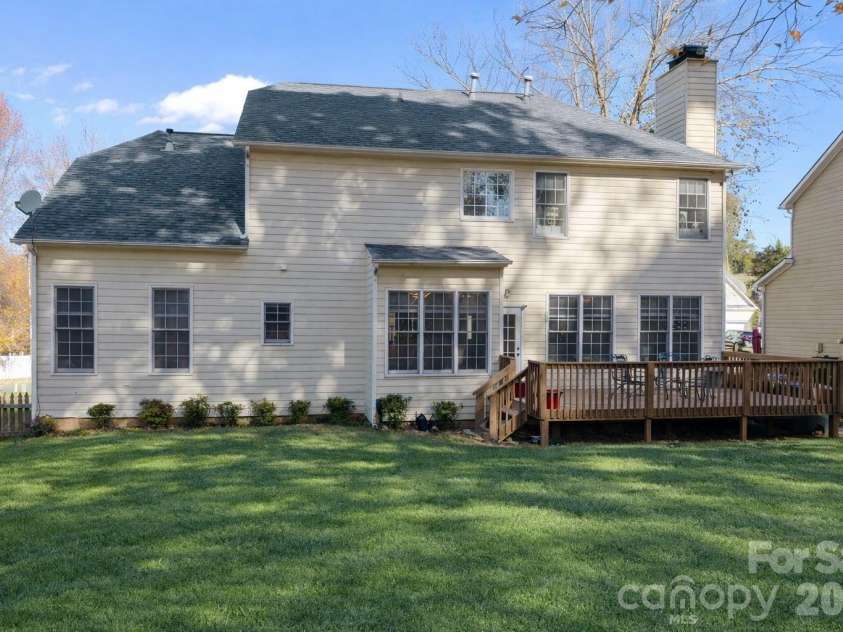 7708 Harrington Woods Road, Charlotte, NC 28269.  MLS# CAR4318940, YatesRealty ID 46091. 