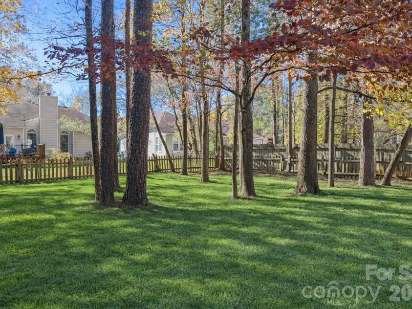 7708 Harrington Woods Road, Charlotte, NC 28269.  MLS# CAR4318940, YatesRealty ID 46091. 