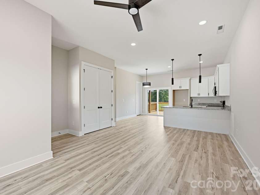 1515 Robin Road, Newton, NC 28658.  MLS# CAR4417151, YatesRealty ID 46093. 