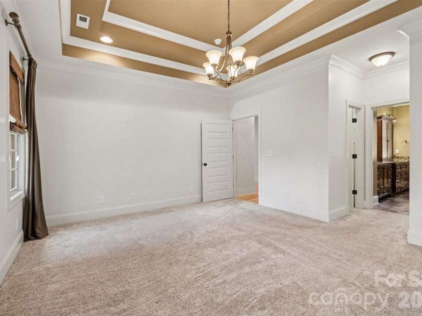 503 Williamsfield Drive, Shelby, NC 28150.  MLS# CAR4413395, YatesRealty ID 46095. ...plus neutral paint and carpet.