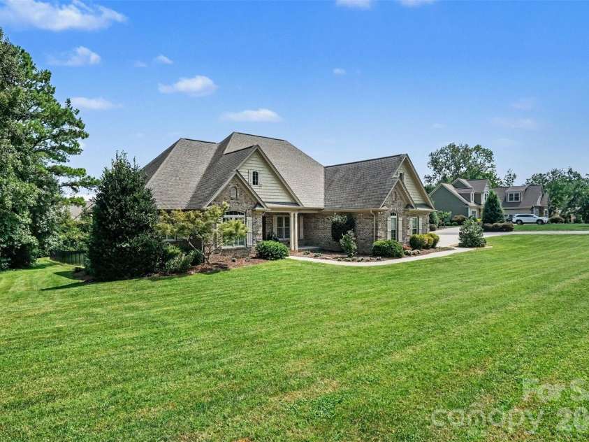 503 Williamsfield Drive, Shelby, NC 28150.  MLS# CAR4413395, YatesRealty ID 46095. Situated on a .85 acre corner level lot...