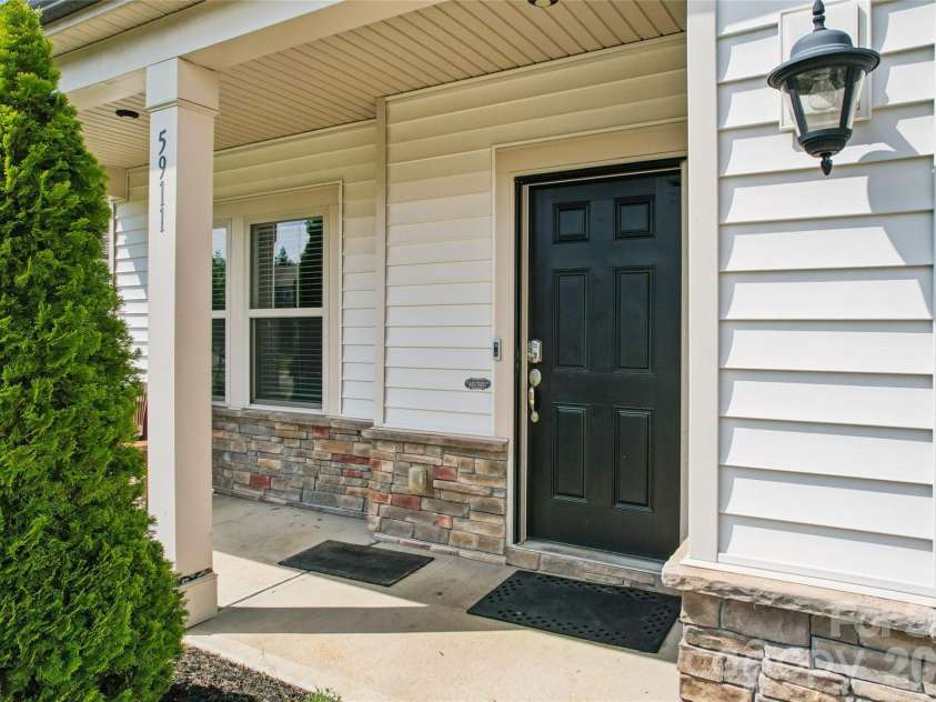 5911 Fenway Drive, Charlotte, NC 28273.  MLS# CAR4407320, YatesRealty ID 46096. 