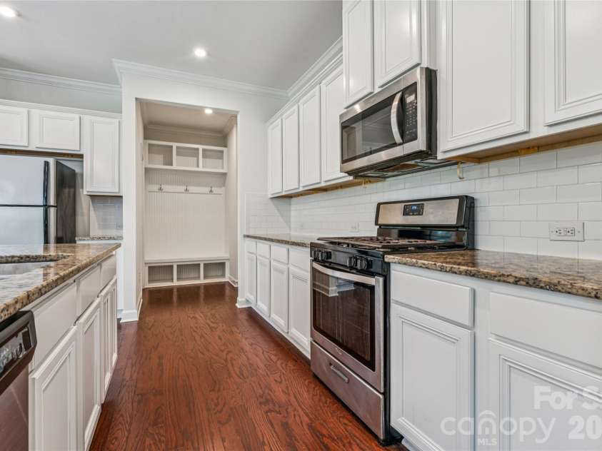 5911 Fenway Drive, Charlotte, NC 28273.  MLS# CAR4407320, YatesRealty ID 46096. 