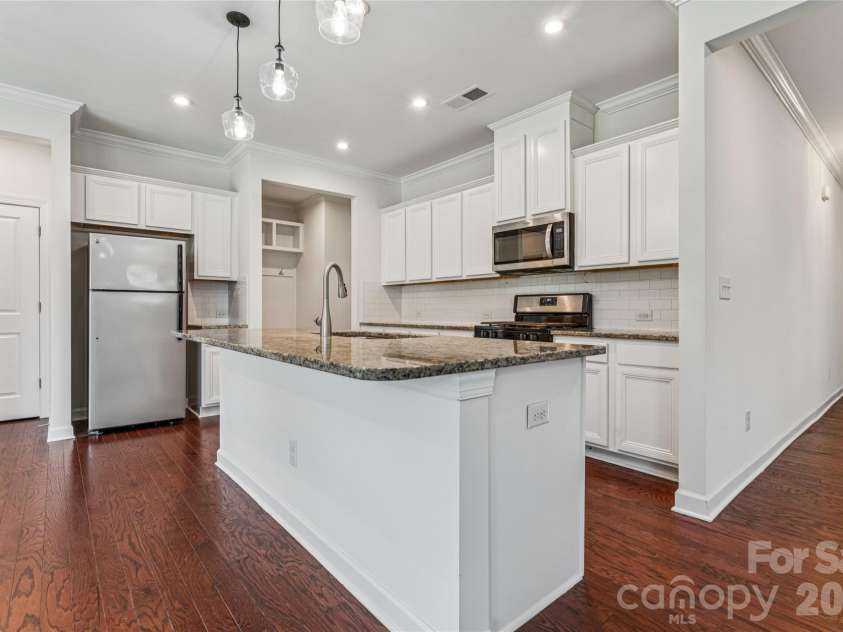 5911 Fenway Drive, Charlotte, NC 28273.  MLS# CAR4407320, YatesRealty ID 46096. 