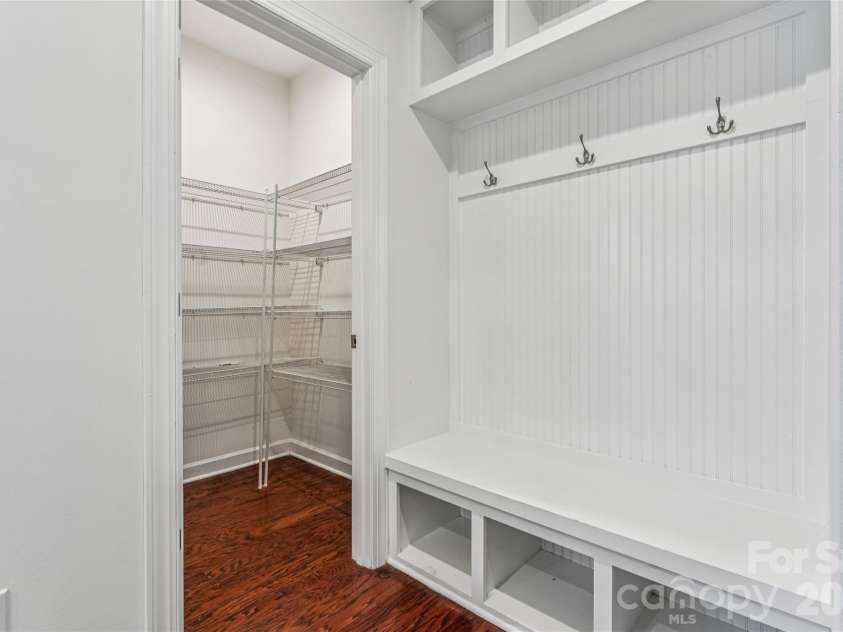 5911 Fenway Drive, Charlotte, NC 28273.  MLS# CAR4407320, YatesRealty ID 46096. 