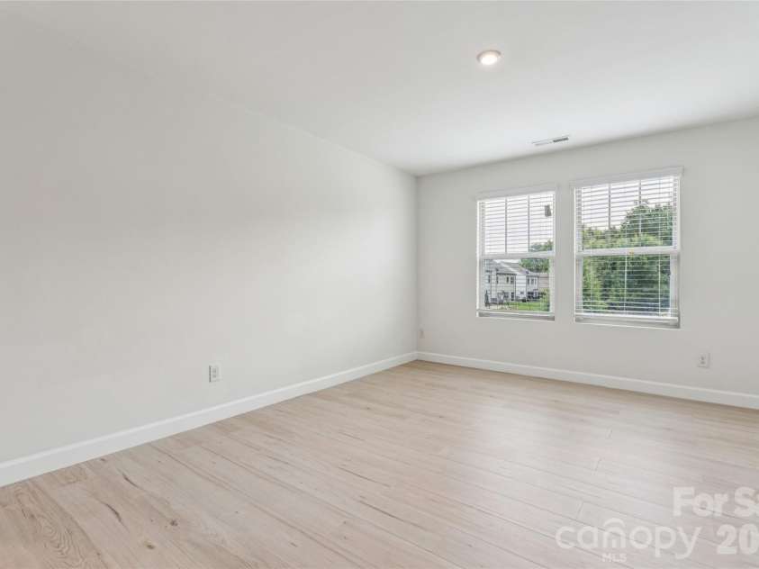 5911 Fenway Drive, Charlotte, NC 28273.  MLS# CAR4407320, YatesRealty ID 46096. 