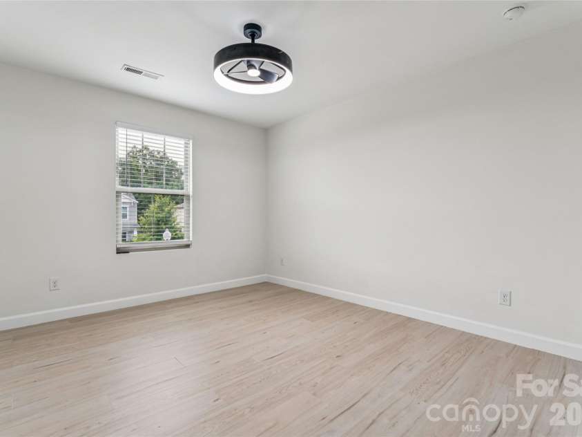 5911 Fenway Drive, Charlotte, NC 28273.  MLS# CAR4407320, YatesRealty ID 46096. 