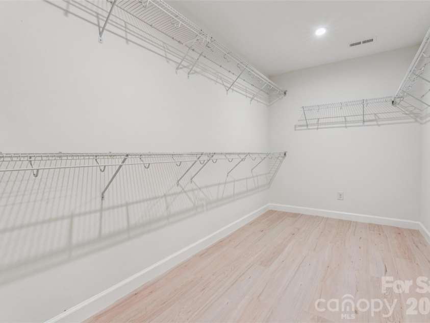 5911 Fenway Drive, Charlotte, NC 28273.  MLS# CAR4407320, YatesRealty ID 46096. 