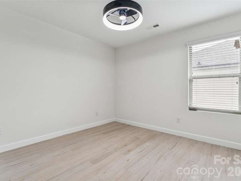 5911 Fenway Drive, Charlotte, NC 28273.  MLS# CAR4407320, YatesRealty ID 46096. 