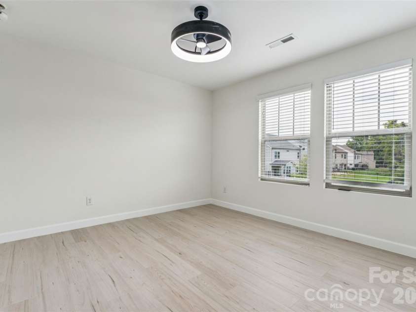 5911 Fenway Drive, Charlotte, NC 28273.  MLS# CAR4407320, YatesRealty ID 46096. 