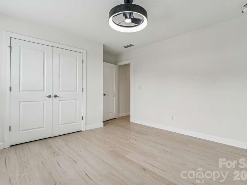 5911 Fenway Drive, Charlotte, NC 28273.  MLS# CAR4407320, YatesRealty ID 46096. 