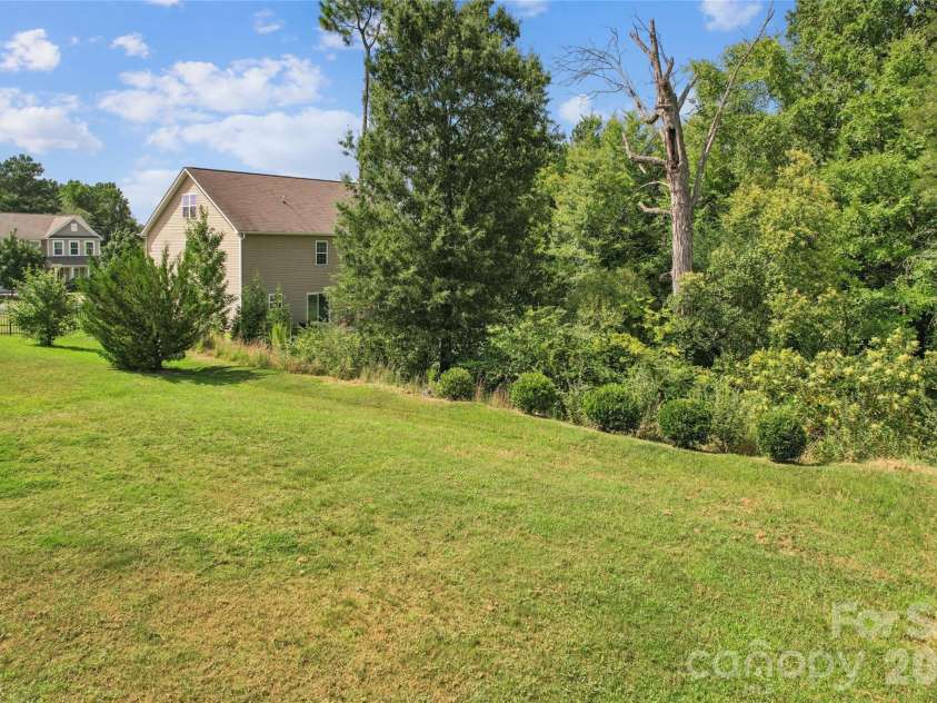 5911 Fenway Drive, Charlotte, NC 28273.  MLS# CAR4407320, YatesRealty ID 46096. 