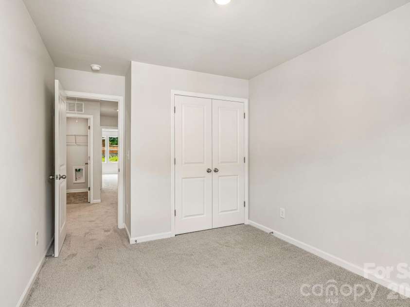 4633 Green Drake Drive, Charlotte, NC 28269.  MLS# CAR4417163, YatesRealty ID 46097. 