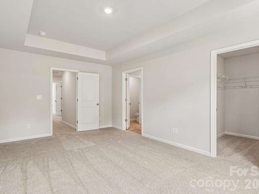 4633 Green Drake Drive, Charlotte, NC 28269.  MLS# CAR4417163, YatesRealty ID 46097. 