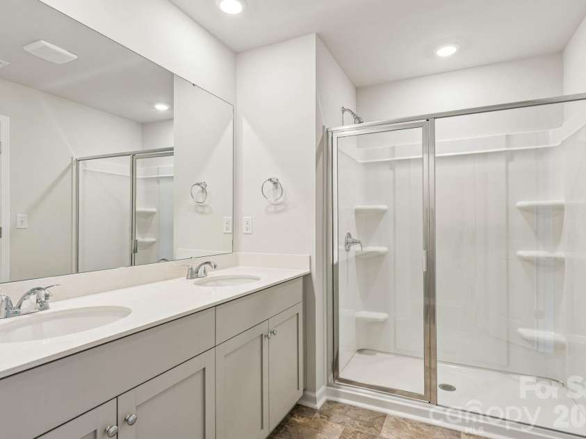 4633 Green Drake Drive, Charlotte, NC 28269.  MLS# CAR4417163, YatesRealty ID 46097. 