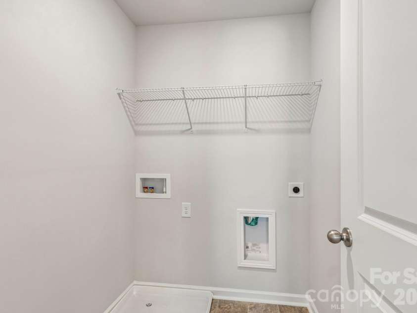 4633 Green Drake Drive, Charlotte, NC 28269.  MLS# CAR4417163, YatesRealty ID 46097. 