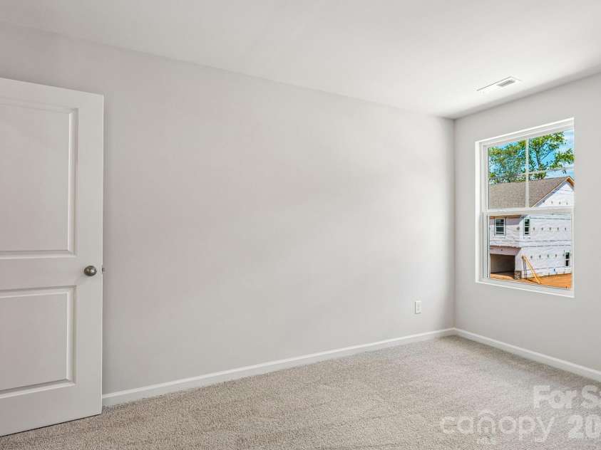 4633 Green Drake Drive, Charlotte, NC 28269.  MLS# CAR4417163, YatesRealty ID 46097. 