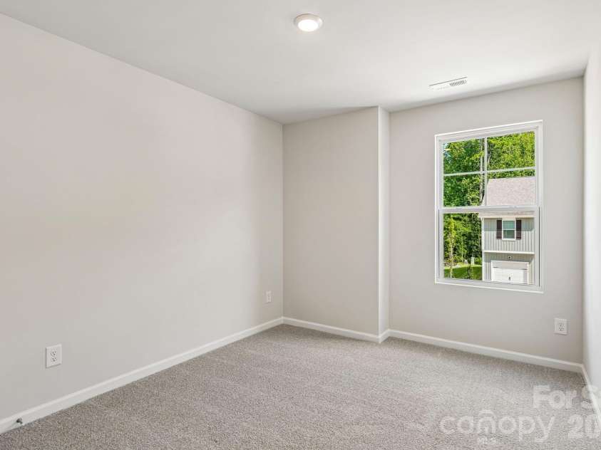 4633 Green Drake Drive, Charlotte, NC 28269.  MLS# CAR4417163, YatesRealty ID 46097. 