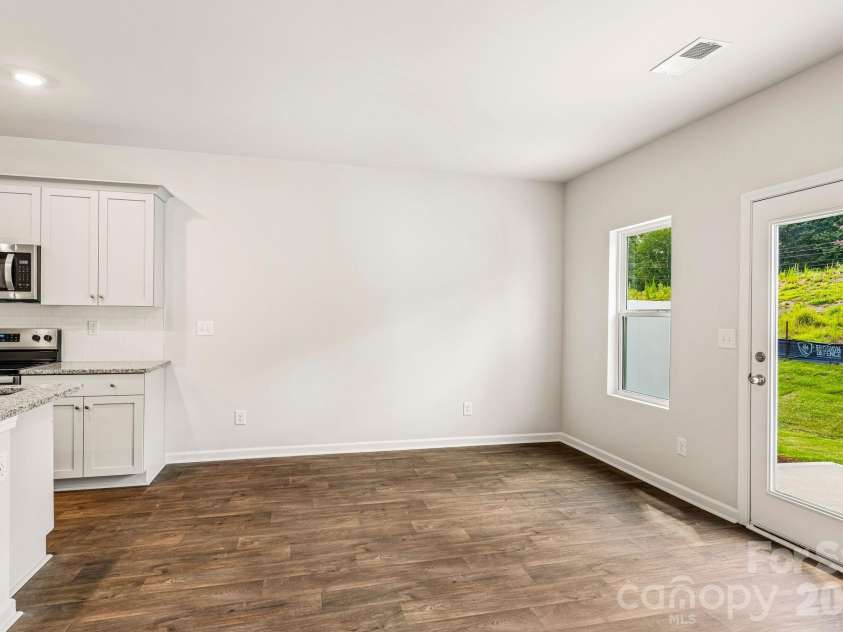 4633 Green Drake Drive, Charlotte, NC 28269.  MLS# CAR4417163, YatesRealty ID 46097. 