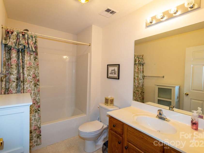 204 Carrington Place, Arden, NC 28704.  MLS# CAR4314678, YatesRealty ID 46098. 