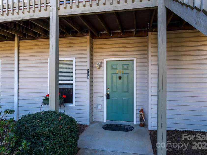 204 Carrington Place, Arden, NC 28704.  MLS# CAR4314678, YatesRealty ID 46098. 