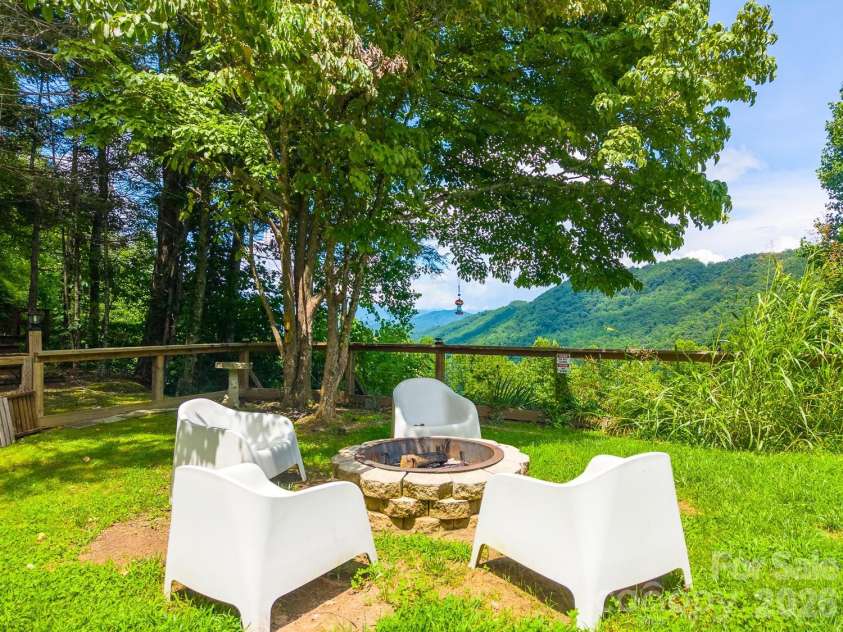 630 Smokey Vista Drive, Bryson City, NC 28713.  MLS# CAR4416818, YatesRealty ID 46099. 
