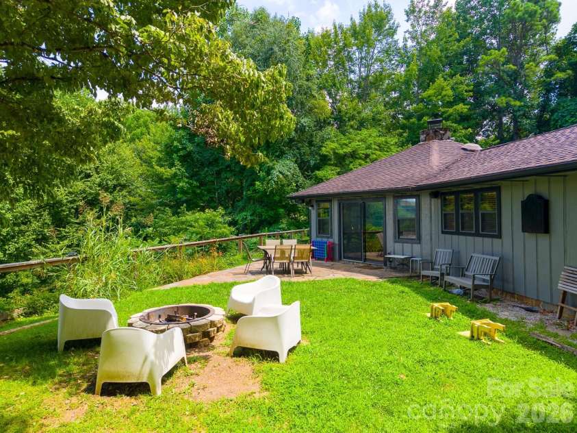 630 Smokey Vista Drive, Bryson City, NC 28713.  MLS# CAR4416818, YatesRealty ID 46099. 