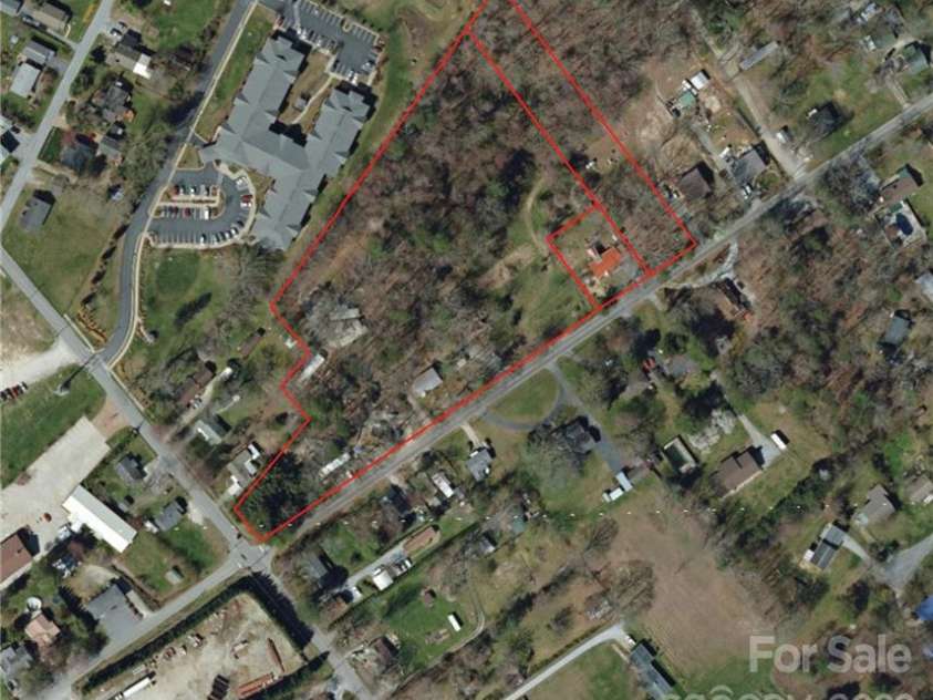 924 Brooklyn Avenue, Hendersonville, NC 28739.  MLS# CAR3856235, YatesRealty ID 461. 3 Parcels Combined