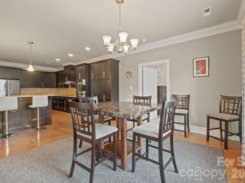 121 Cheyenne Lane, Statesville, NC 28677.  MLS# CAR4412107, YatesRealty ID 46100. Eat in kitchen