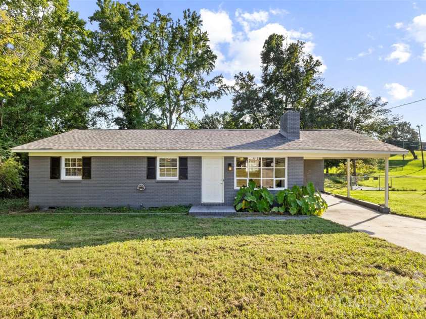 102 Central Avenue, Bessemer City, NC 28016.  MLS# CAR4416349, YatesRealty ID 46101. 