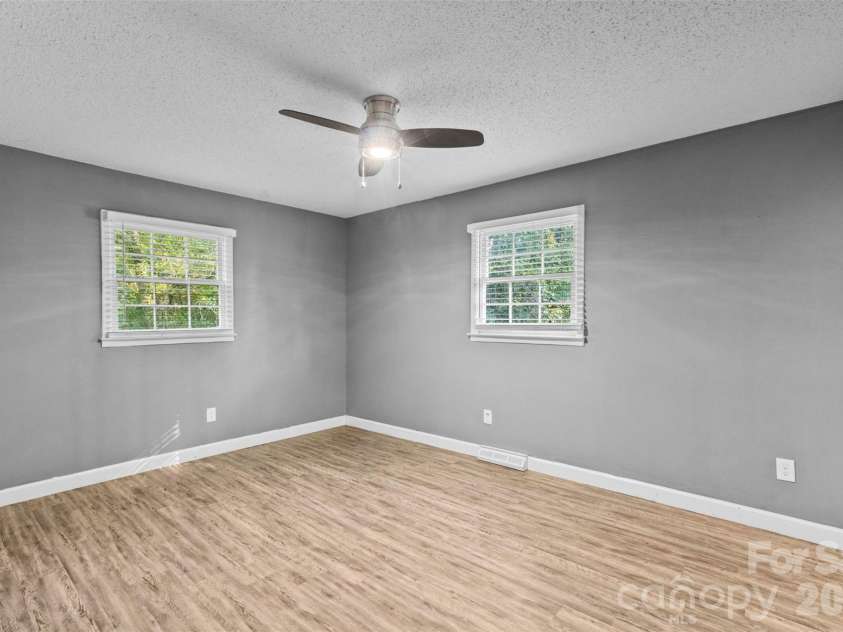 102 Central Avenue, Bessemer City, NC 28016.  MLS# CAR4416349, YatesRealty ID 46101. 