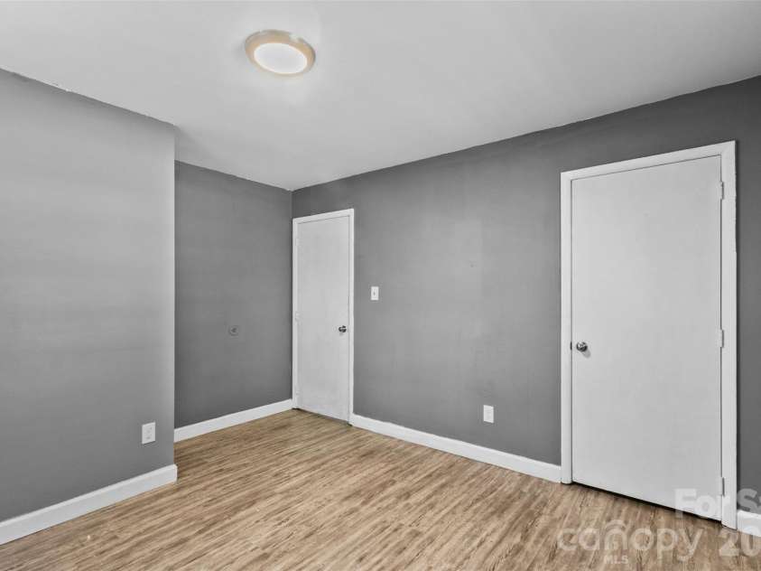 102 Central Avenue, Bessemer City, NC 28016.  MLS# CAR4416349, YatesRealty ID 46101. 