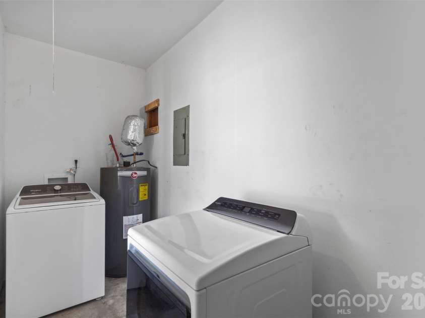 102 Central Avenue, Bessemer City, NC 28016.  MLS# CAR4416349, YatesRealty ID 46101. 