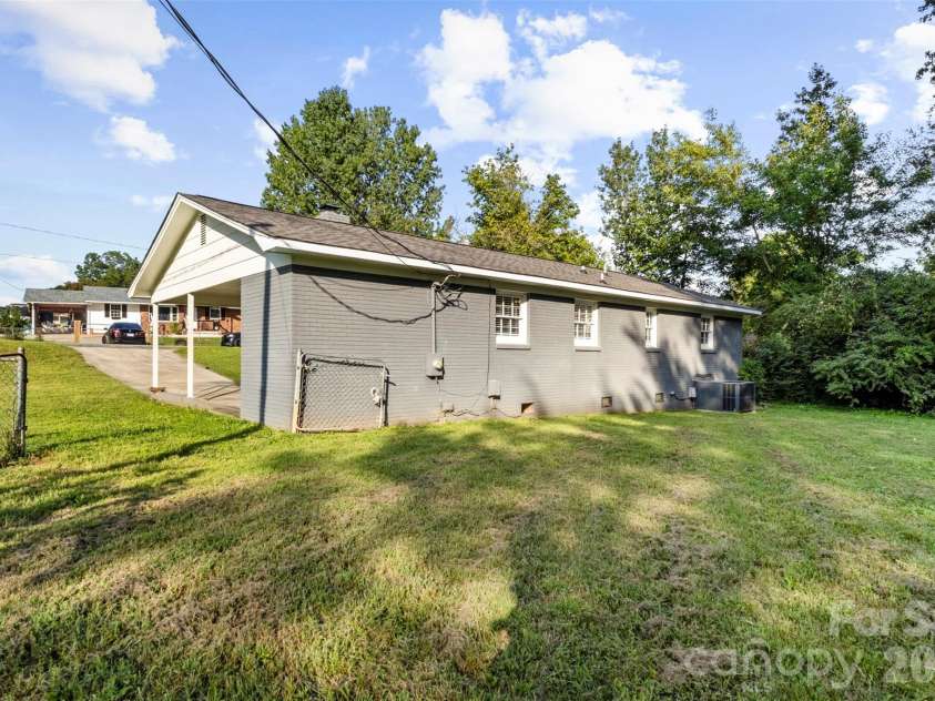 102 Central Avenue, Bessemer City, NC 28016.  MLS# CAR4416349, YatesRealty ID 46101. 