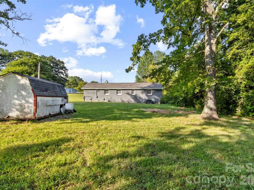 102 Central Avenue, Bessemer City, NC 28016.  MLS# CAR4416349, YatesRealty ID 46101. 