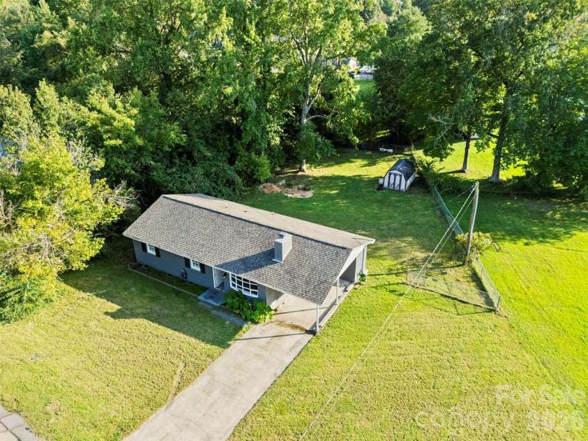 102 Central Avenue, Bessemer City, NC 28016.  MLS# CAR4416349, YatesRealty ID 46101. 