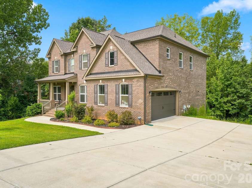 1310 Bershire Lane, Charlotte, NC 28262.  MLS# CAR4416921, YatesRealty ID 46102. 
