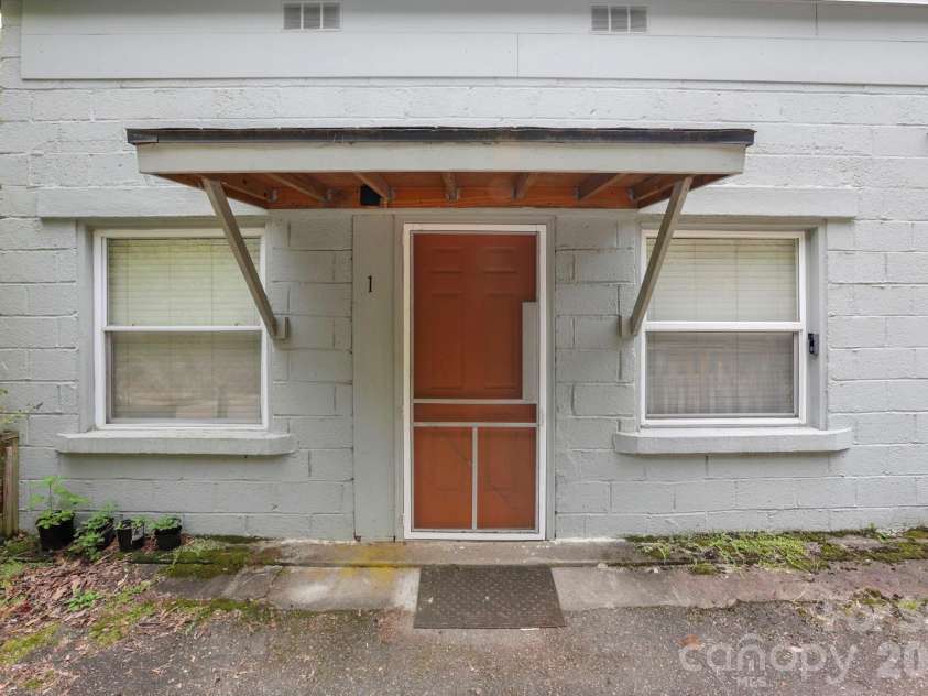 169 and 171 Cragmont Road, Black Mountain, NC 28711.  MLS# CAR4416488, YatesRealty ID 46103. Unit 1 , 1 BR/1 BA