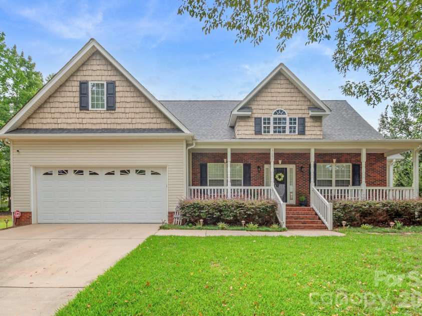 3697 Travertine Drive, Lancaster, SC 29720.  MLS# CAR4416328, YatesRealty ID 46104. 