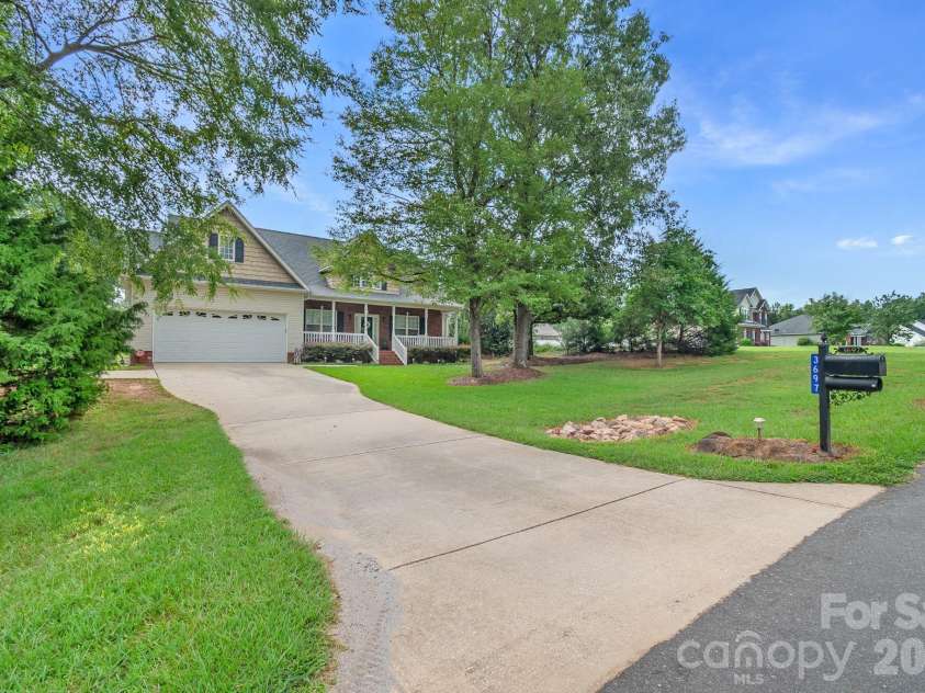 3697 Travertine Drive, Lancaster, SC 29720.  MLS# CAR4416328, YatesRealty ID 46104. 