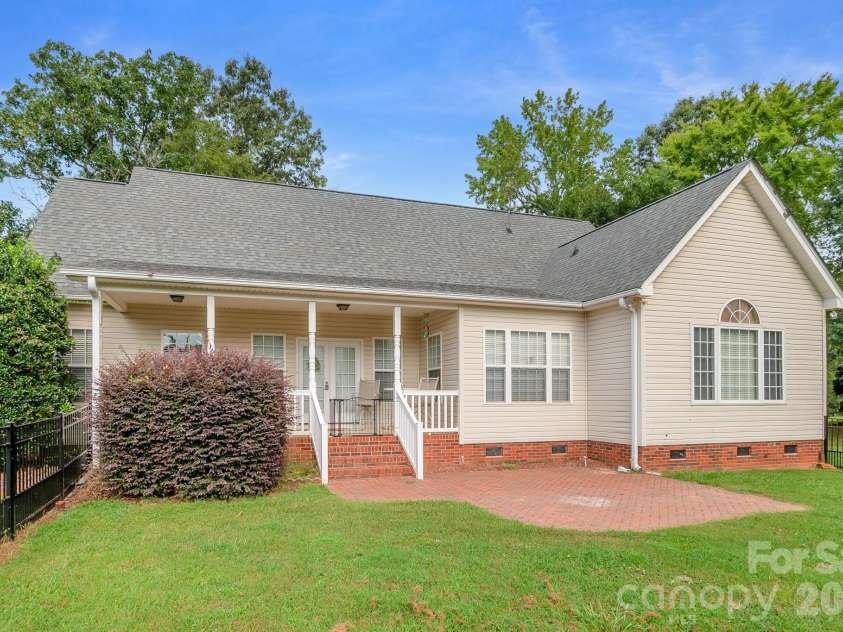 3697 Travertine Drive, Lancaster, SC 29720.  MLS# CAR4416328, YatesRealty ID 46104. 